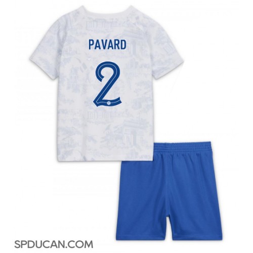 Dječji Nogometni Dres Francuska Benjamin Pavard #2 Gostujuci SP 2022 Kratak Rukav (+ Kratke hlače)